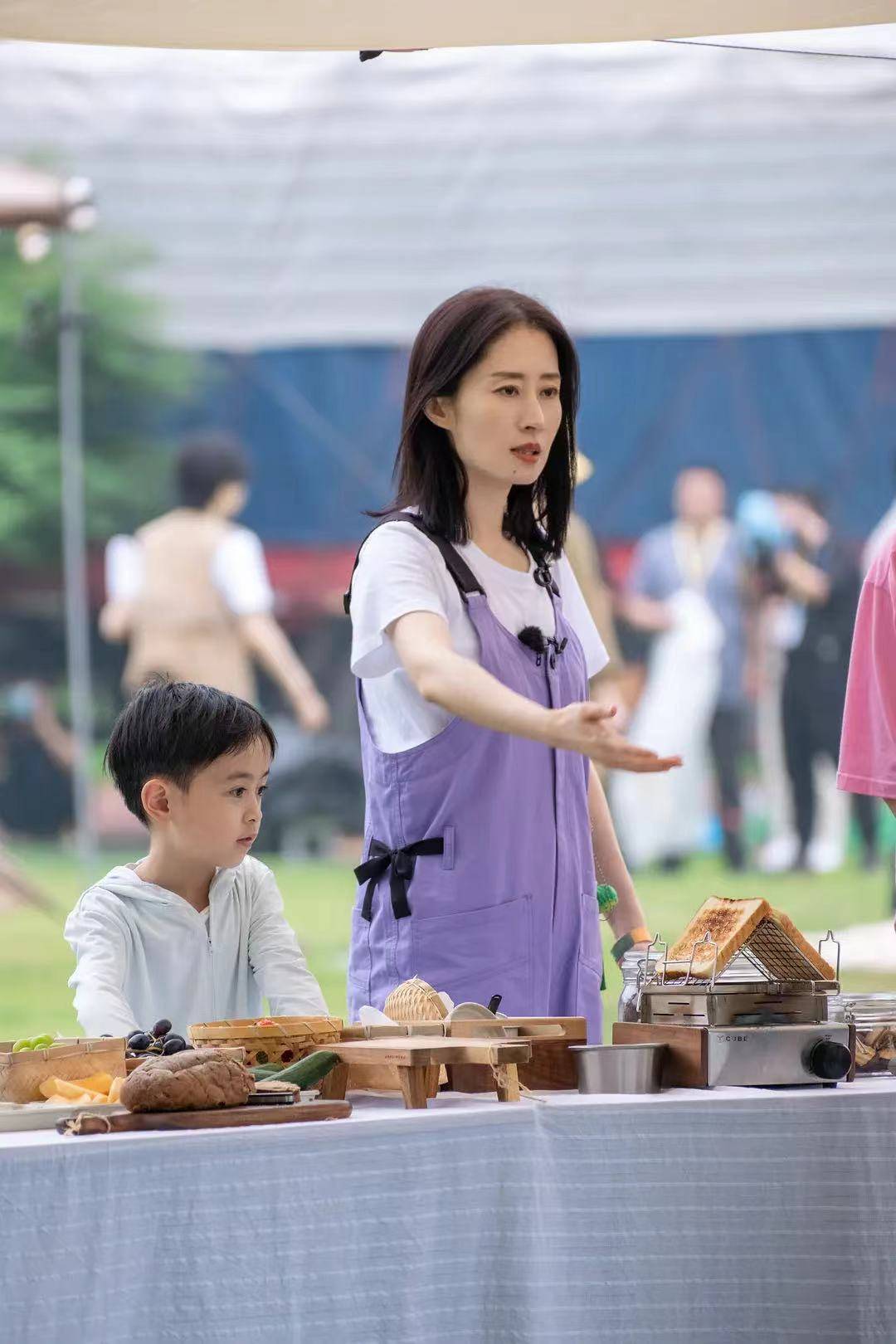 《花少4》打安全牌、《桃花坞2》尴尬,慢综艺怎么越来越难看?