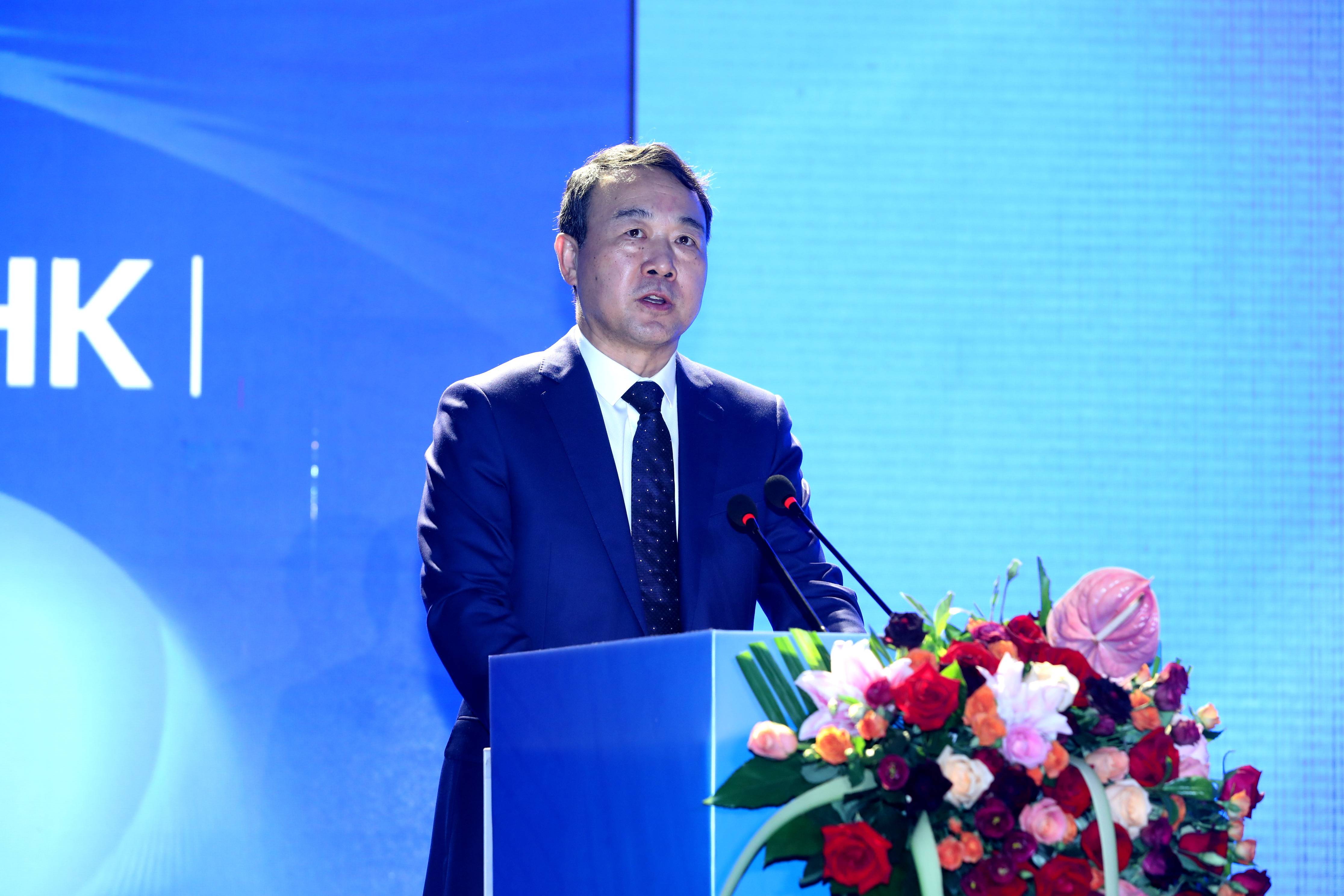 山东省副省长凌文和济南市委副书记,市长于海田作为鸣锣嘉宾,在省