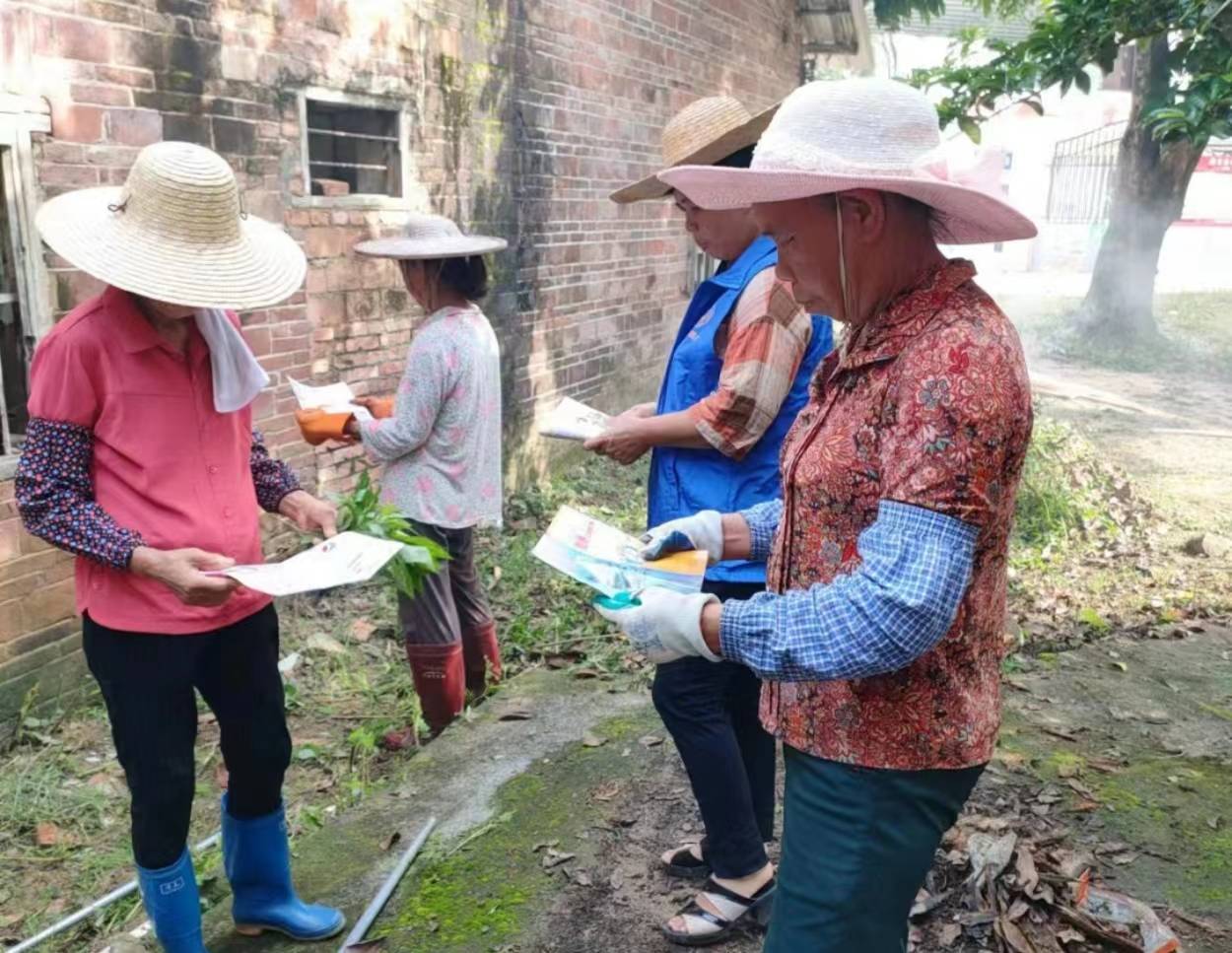 罗坑镇目力村开展禁毒宣传进农村活动