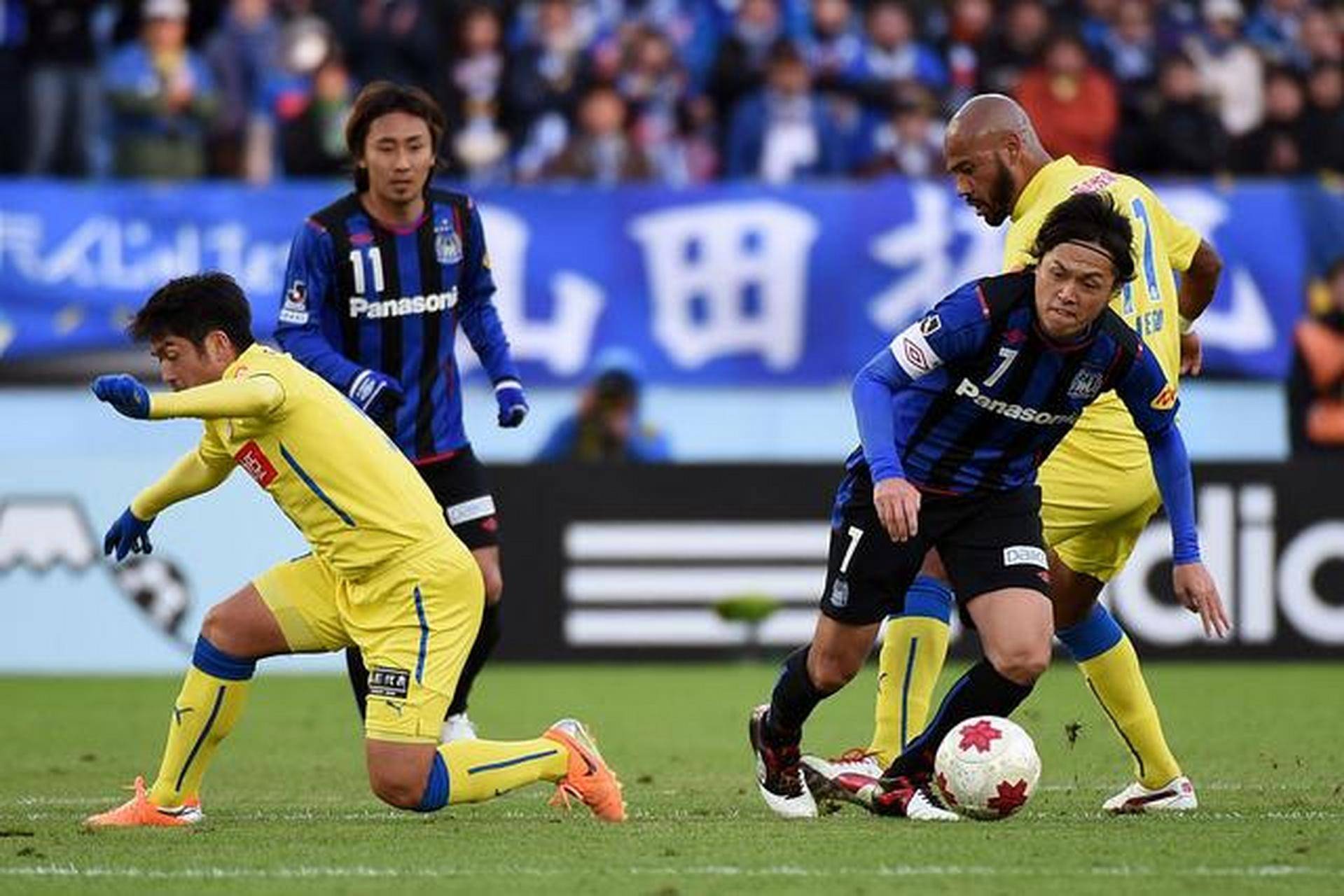 差距明显,德岛漩涡在本赛季的作战心理方面和发挥状态是优于琉球fc的