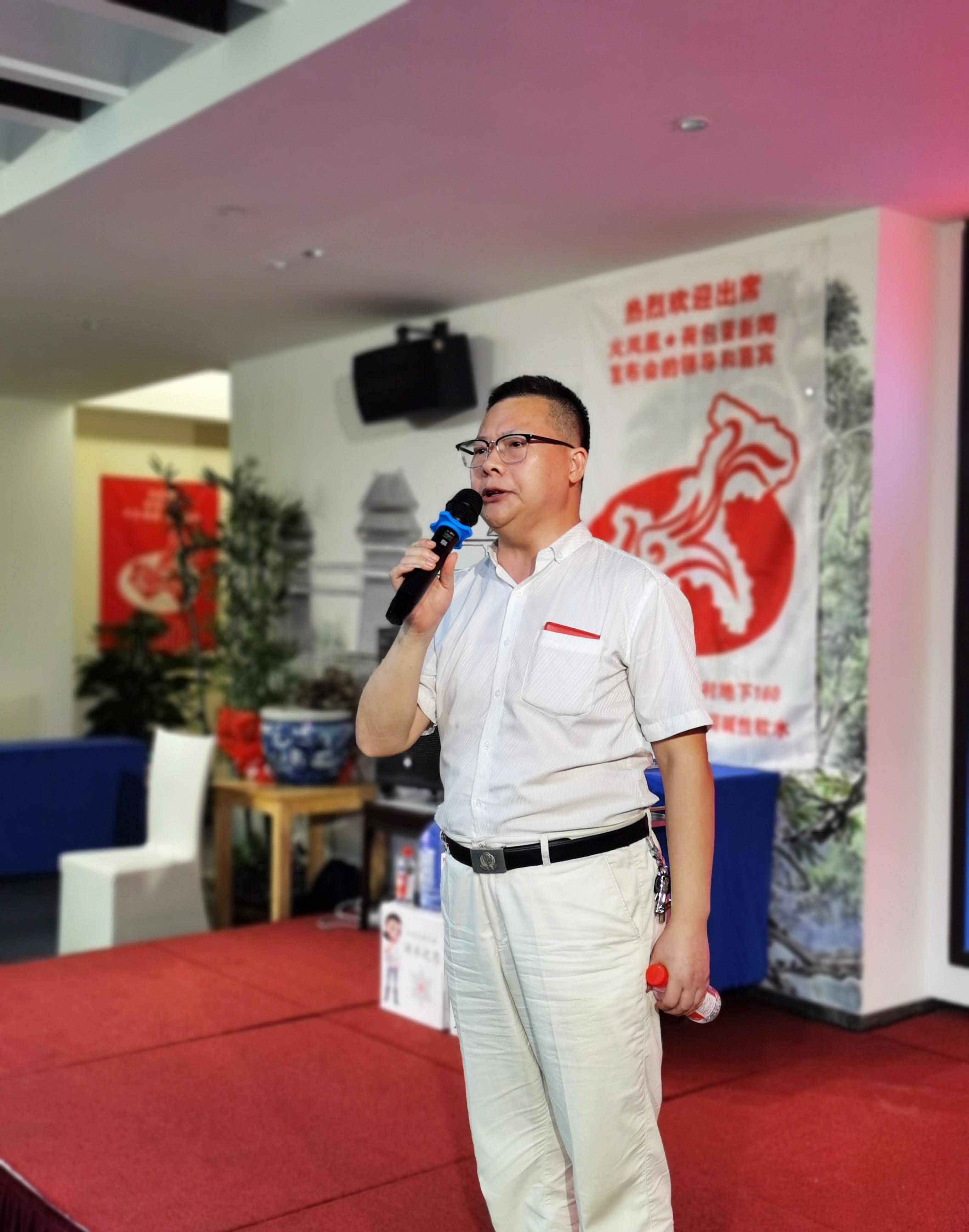 民间奇人黄瑶现场书法民间奇人黄瑶书写