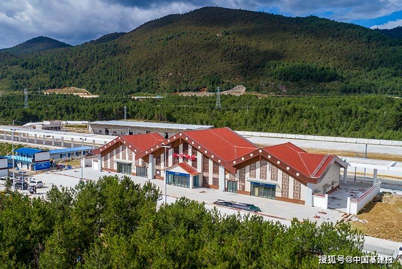 丽香铁路三座新建站房主体建设已完成-搜狐大视野-搜狐新闻
