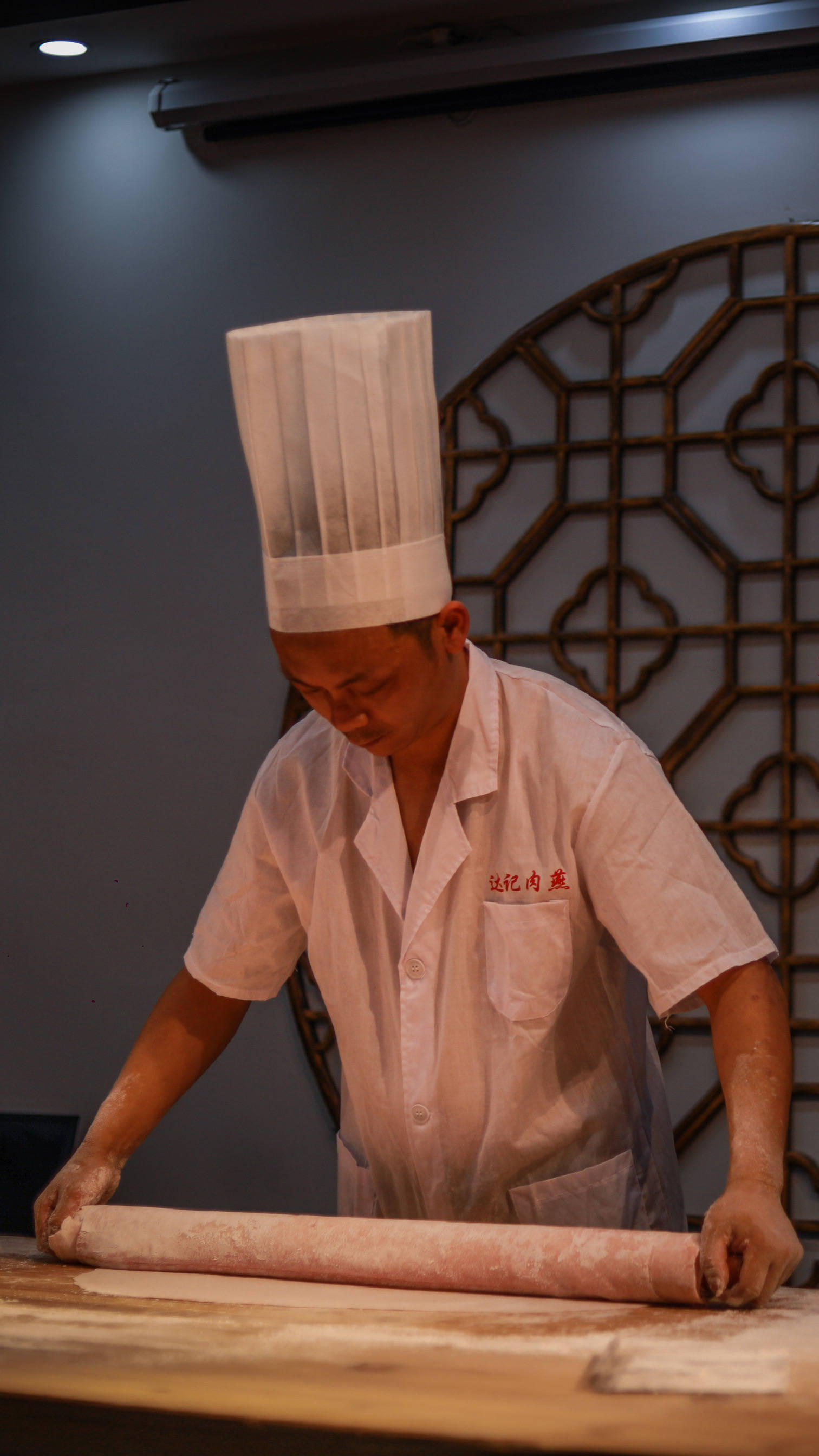 福德湾逛老街走进世界矾都体验非遗肉燕制作