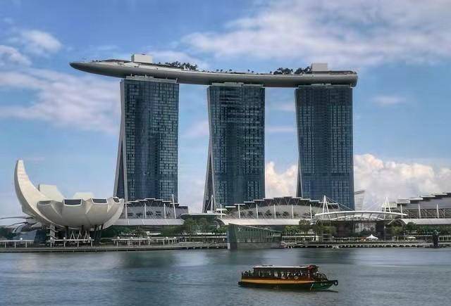新加坡华人超过400万，占半数以上，为什么地位却不如印度人高？