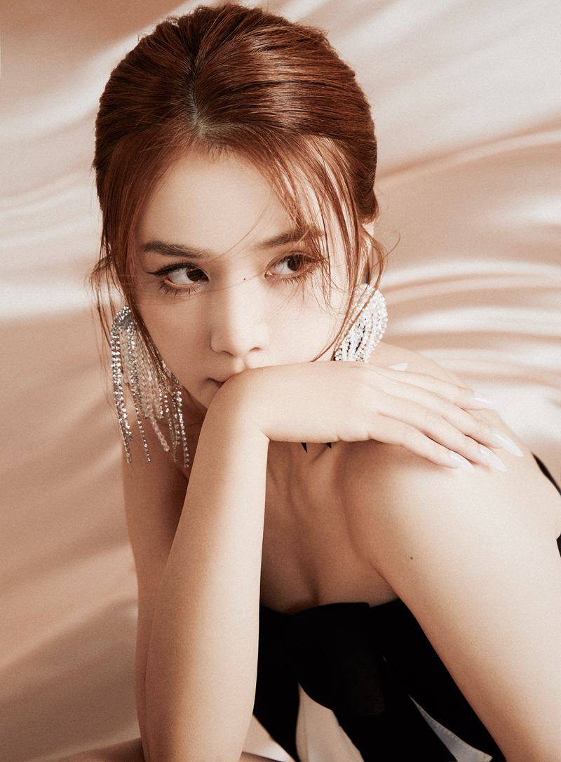 歌手曹璐魅力回归 全新唱片《look at me璐可蜜》首发曲正式发布_歌曲