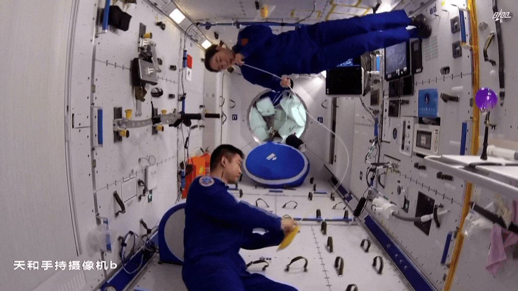 中国航天员首次在问天实验舱内开讲“天宫课堂”-搜狐大视野-搜狐新闻
