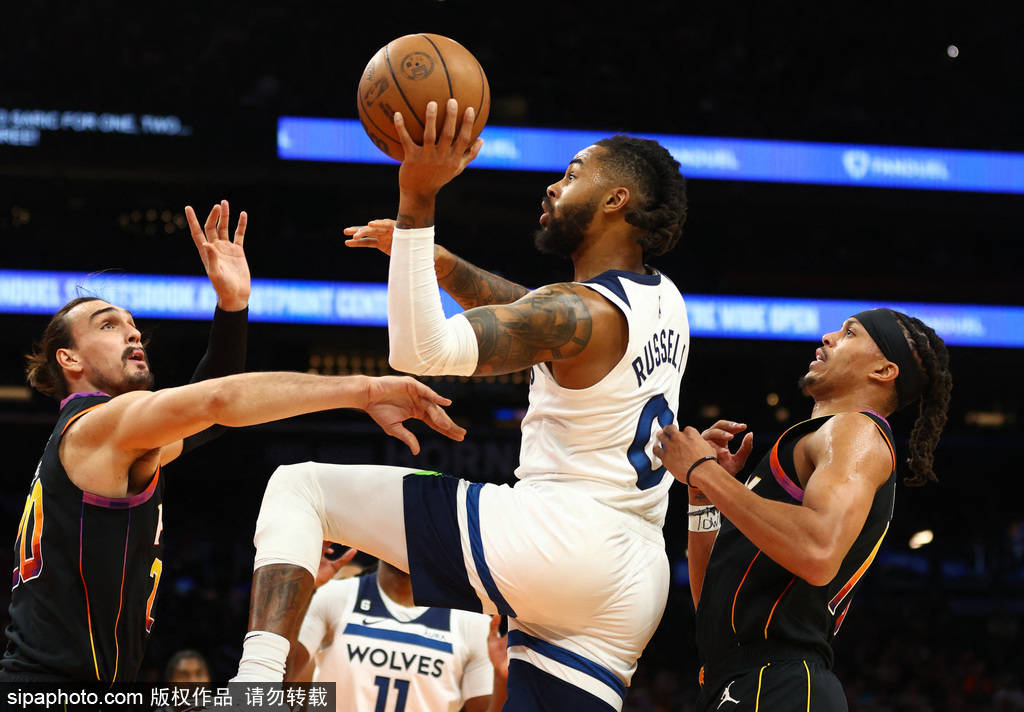 布克面对双人包夹仍取高分 连续三战场均30+成联盟最火热得分手