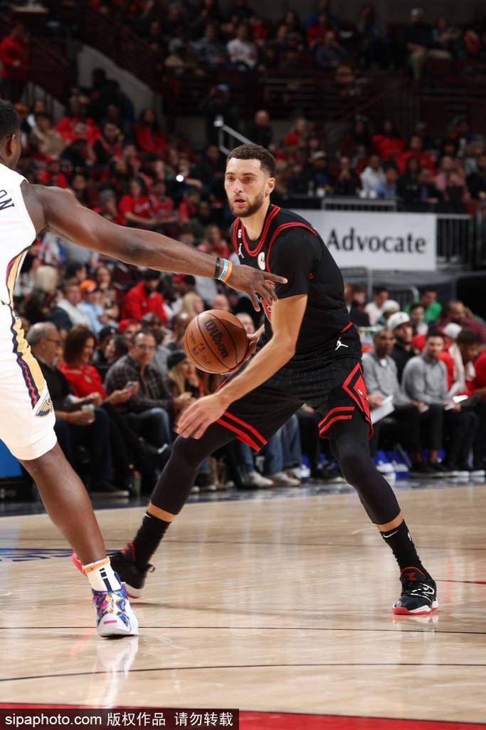 公牛对战鹈鹕直播 全场激战一触即发 芝加哥能否终结连败颓势 新奥尔良主场强势迎击东部劲旅 关键对决球星表现引人关注 实时赛况精彩不断不容错过