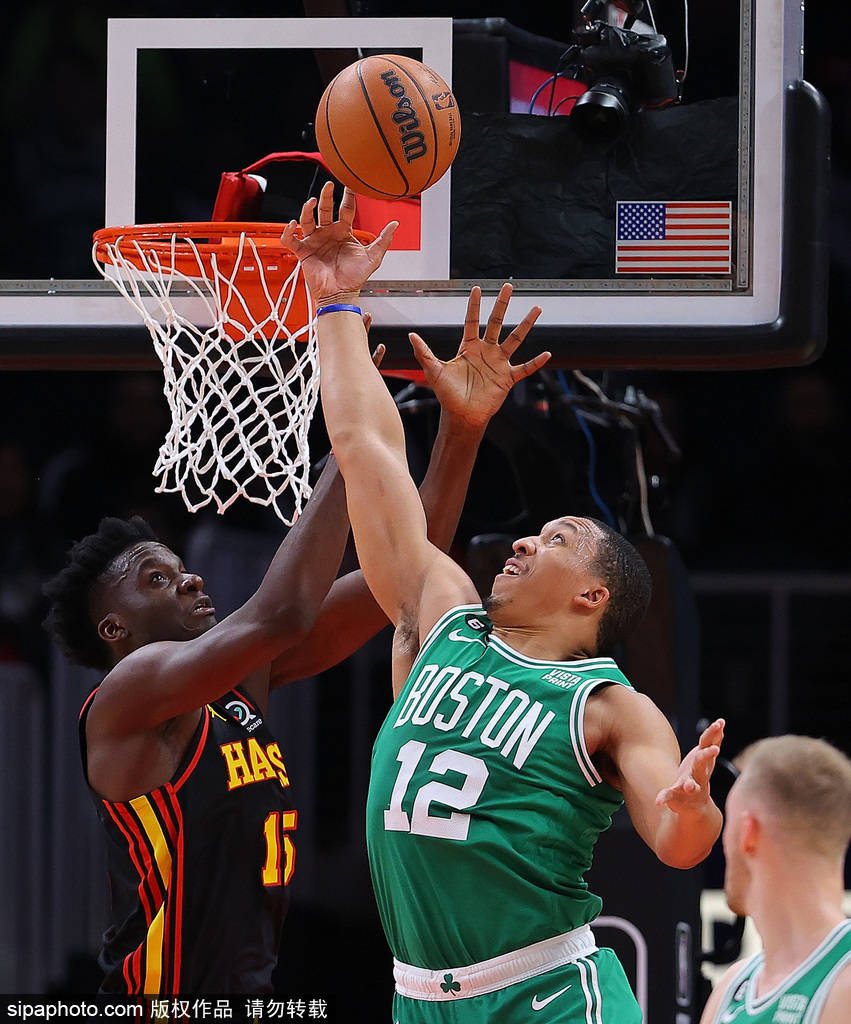 凯尔特人塔图姆率队逆转取胜