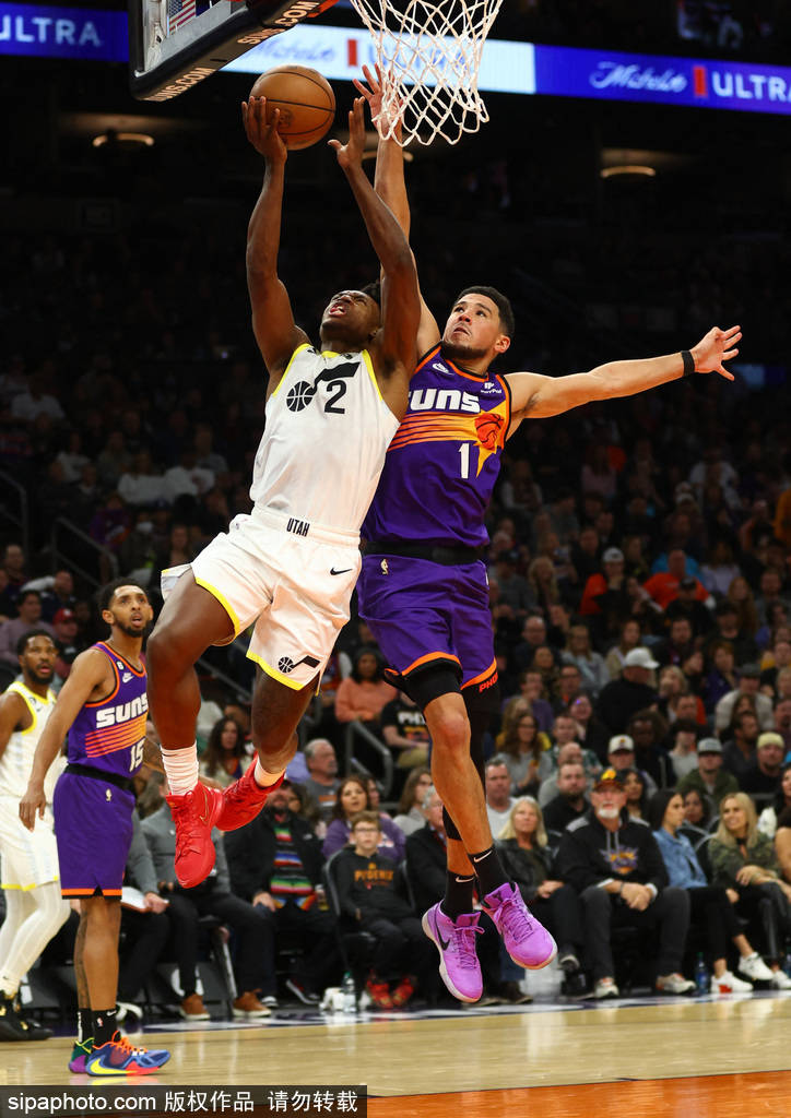 布克太阳生涯巅峰之战 末节独得18分锁定胜局引热议