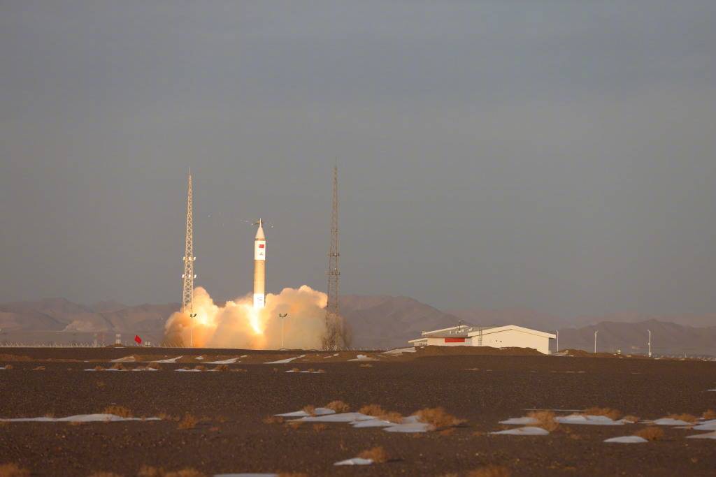 我国成功发射快舟十一号固体运载火箭