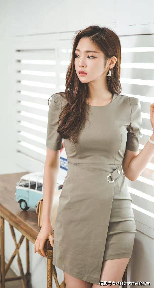 身材高挑的漂亮女子穿-搜狐大视野-搜狐新闻