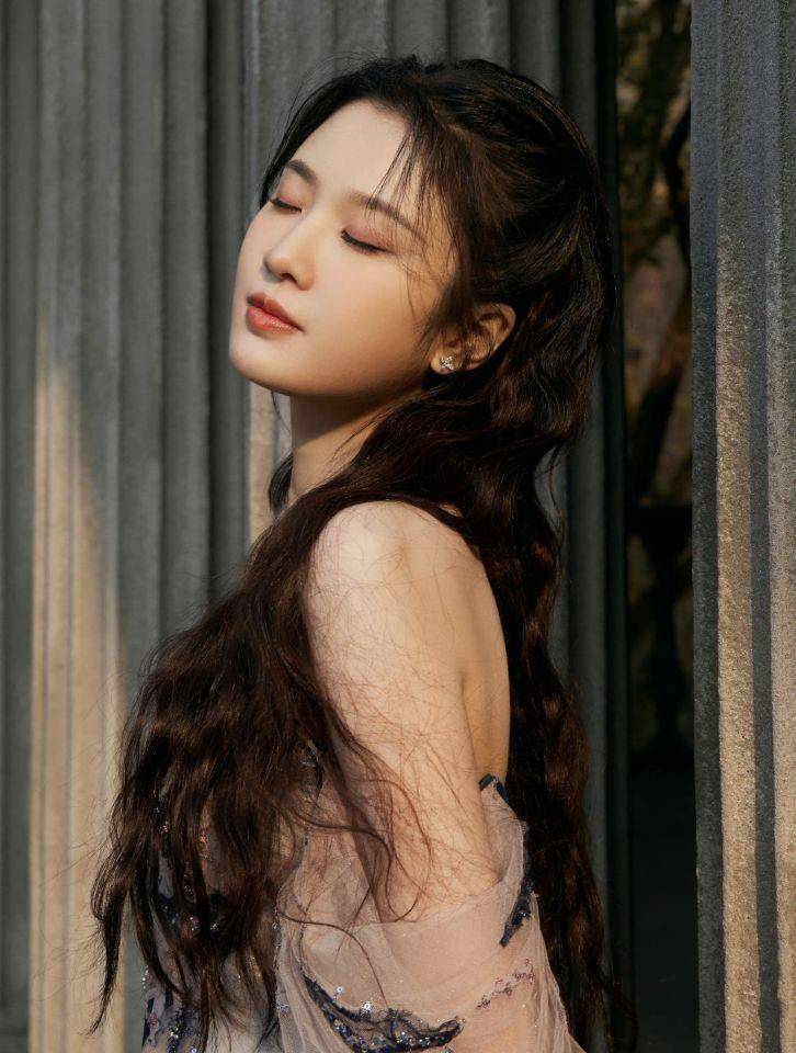 女星张慧雯时尚写真：公主仙女、楚楚动人-搜狐大视野-搜狐新闻