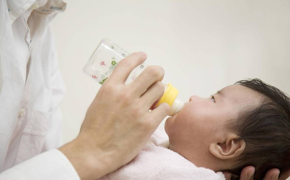 婴幼儿配方奶粉喂养指南,注意这些,喂出来的宝宝更健康!