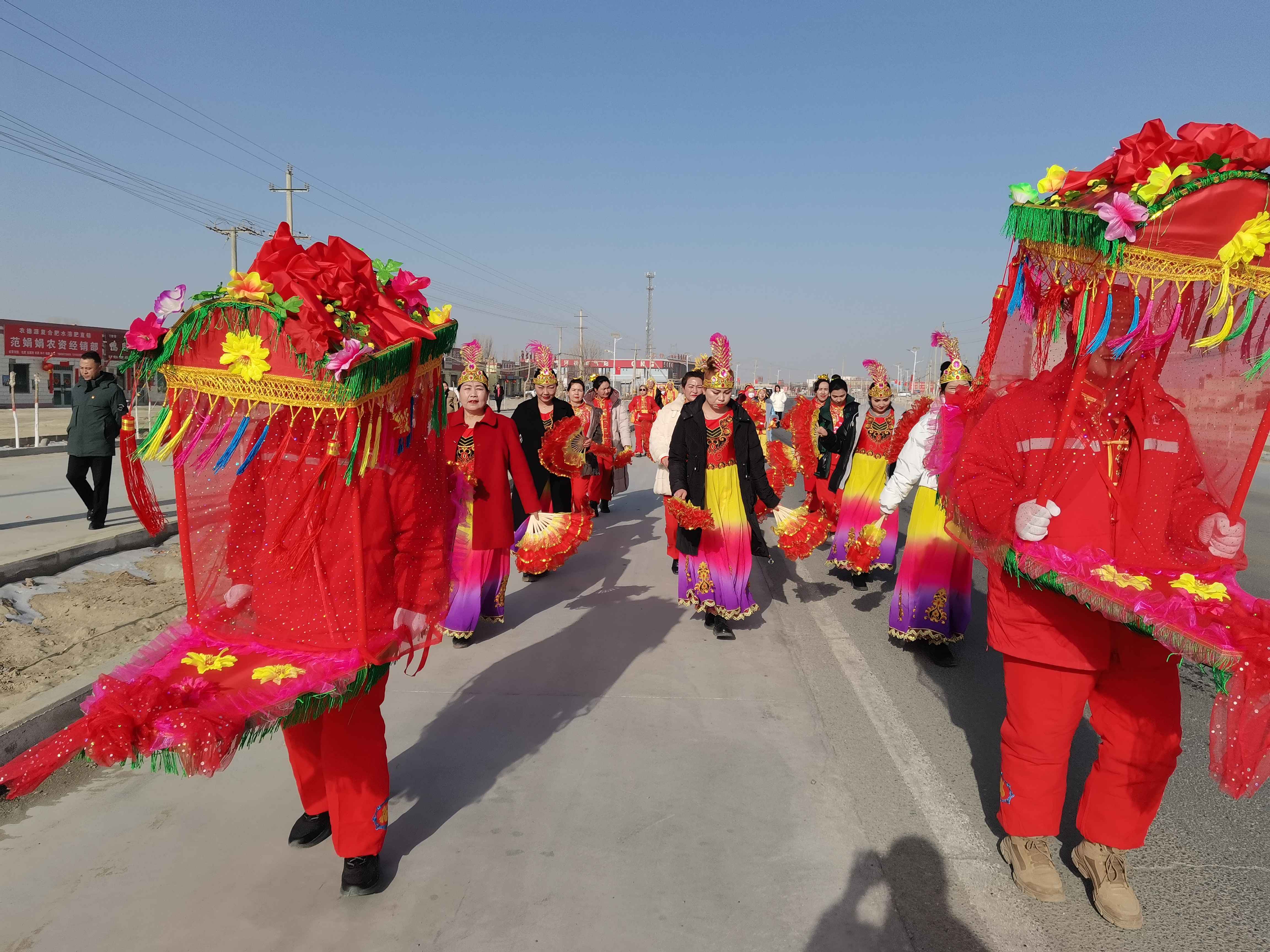 轮台县轮南镇:锣鼓喧天练社火 红红火火闹新春_表演_社区_中华