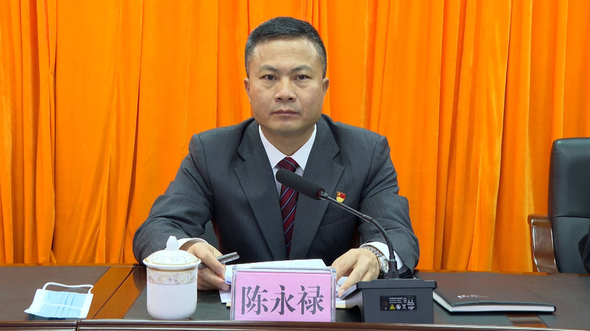 海陵区党工委书记,管委会主任陈永禄指出,过去一年,是党和国家历史上