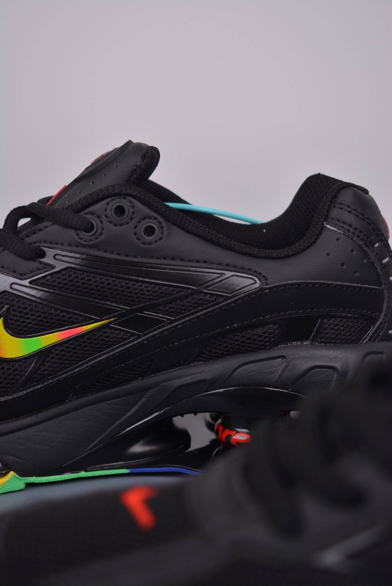 耐克supreme x nike shox ride 2 sp 扣篮运动滑板鞋_logo_后跟_磨损