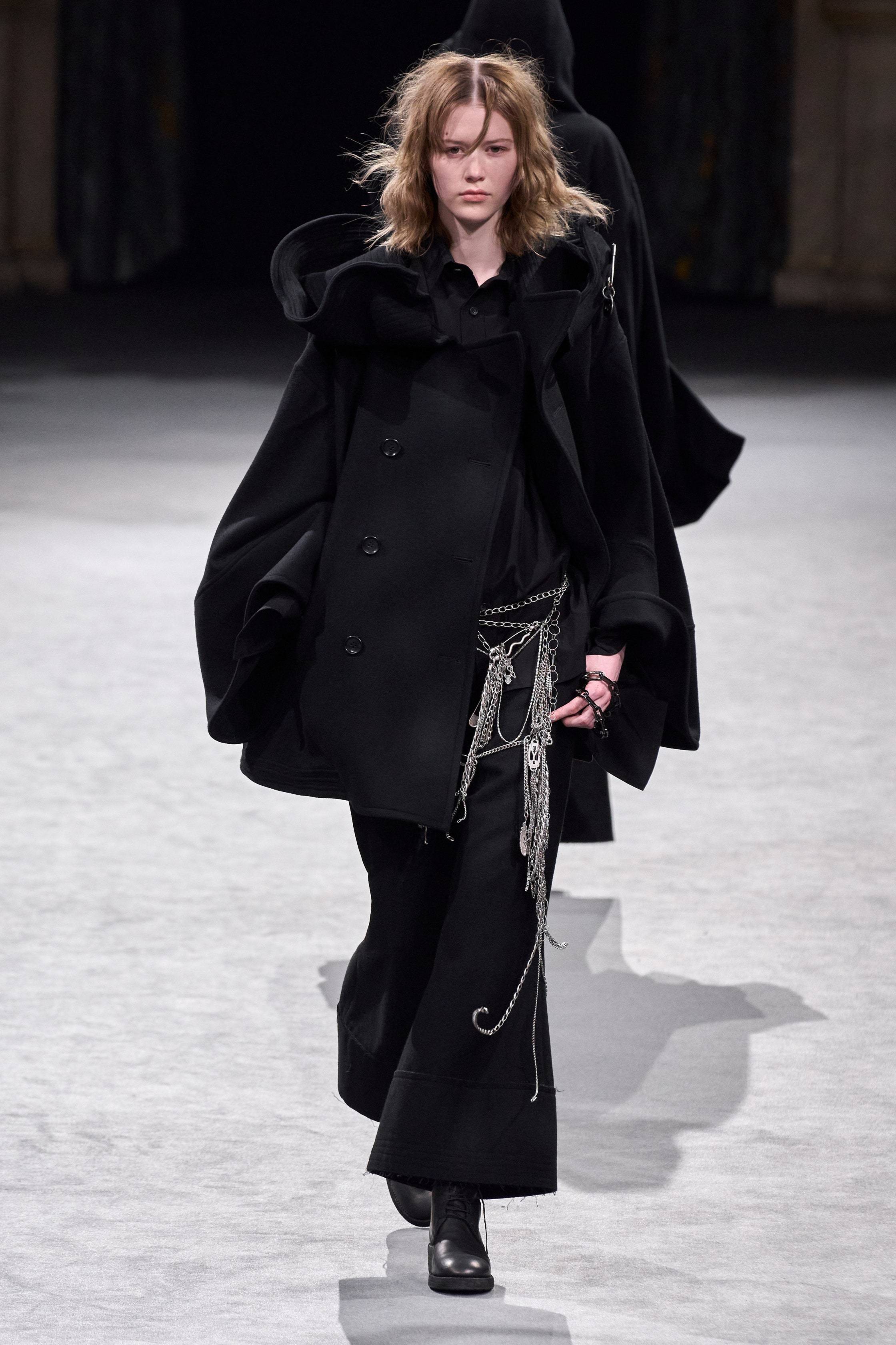 山本耀司yohji yamamoto巴黎时装周2023秋冬秀场