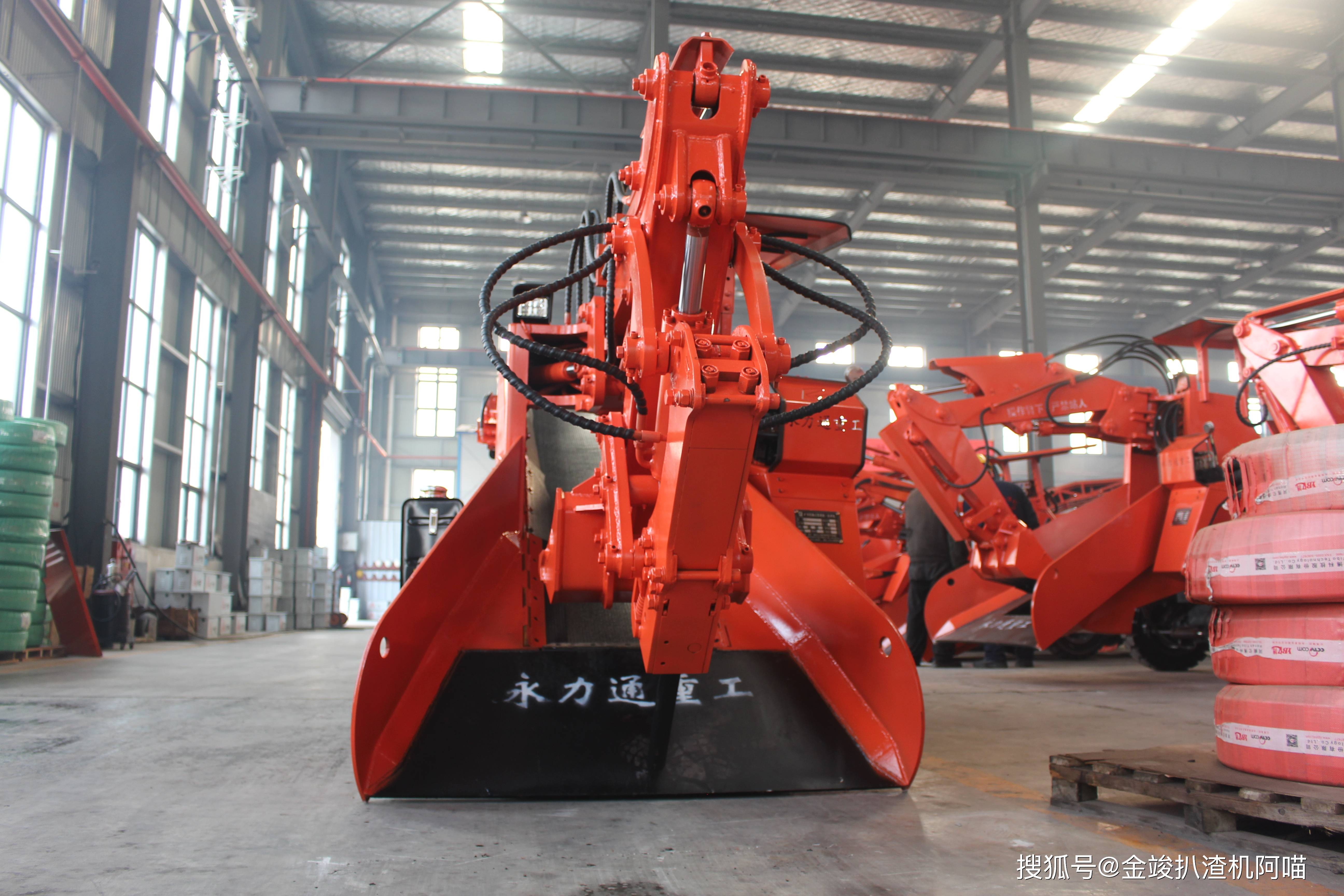 智慧矿山用智能型扒渣机是一种新型智能化矿山设备,由自动控制系统和