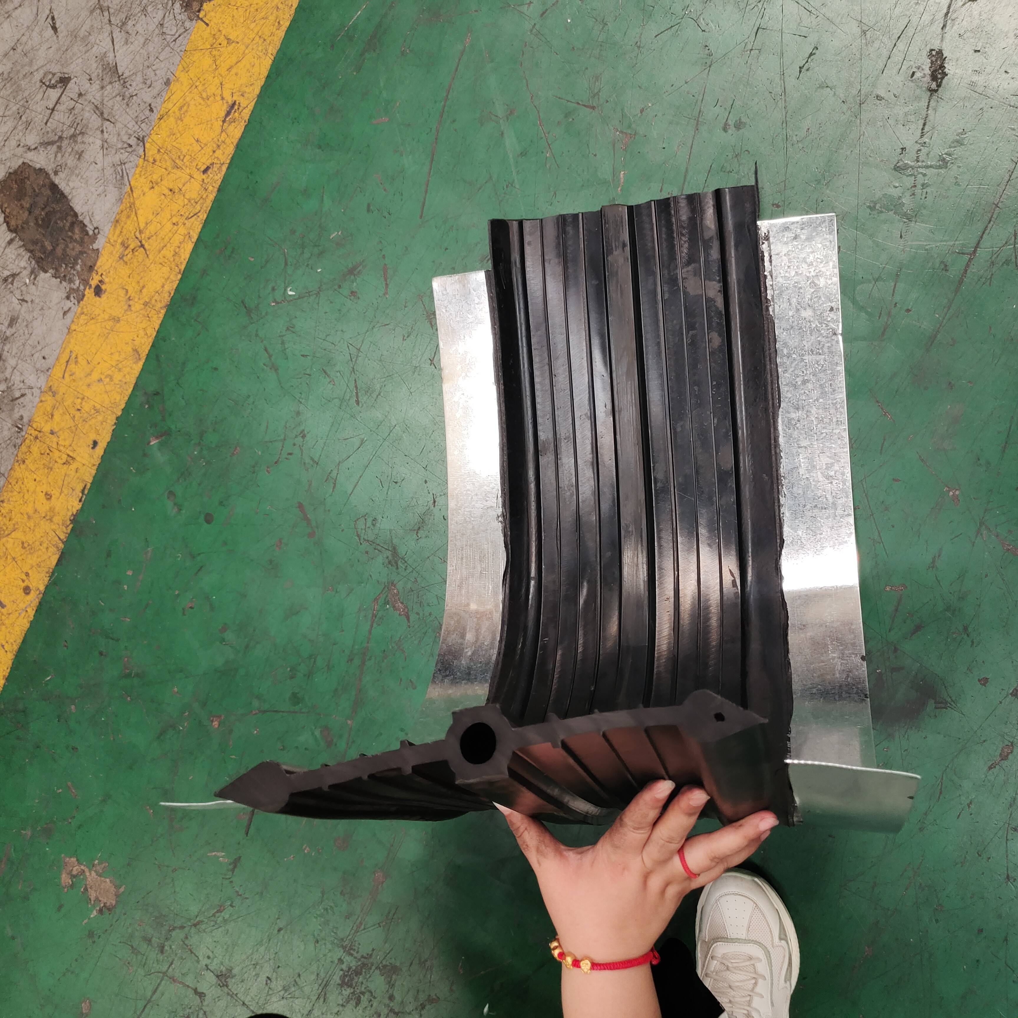 完全收缩缝,不完全收缩缝,伸缩缝等,cp型橡胶止水带的优点是具有与