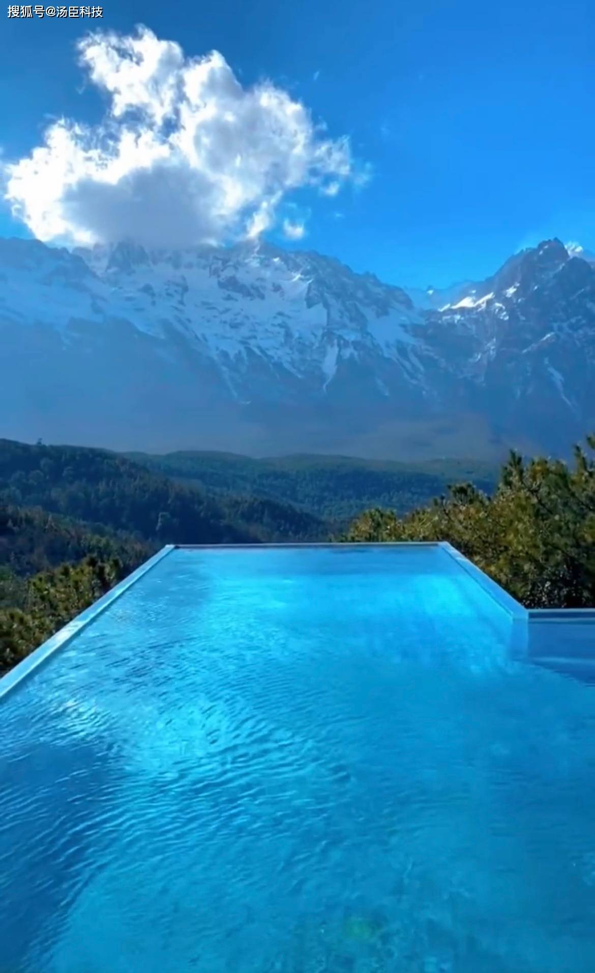 影映蓝天,面朝雪山!亚克力透明泳池的自然之美_旅游业_板材_丽江