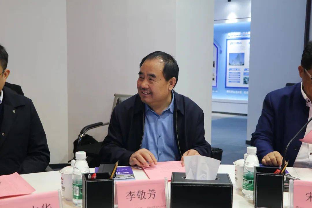 留念参加座谈会的还有乐陵市委常委,统战部部长孙宝华,办公室主任王毅