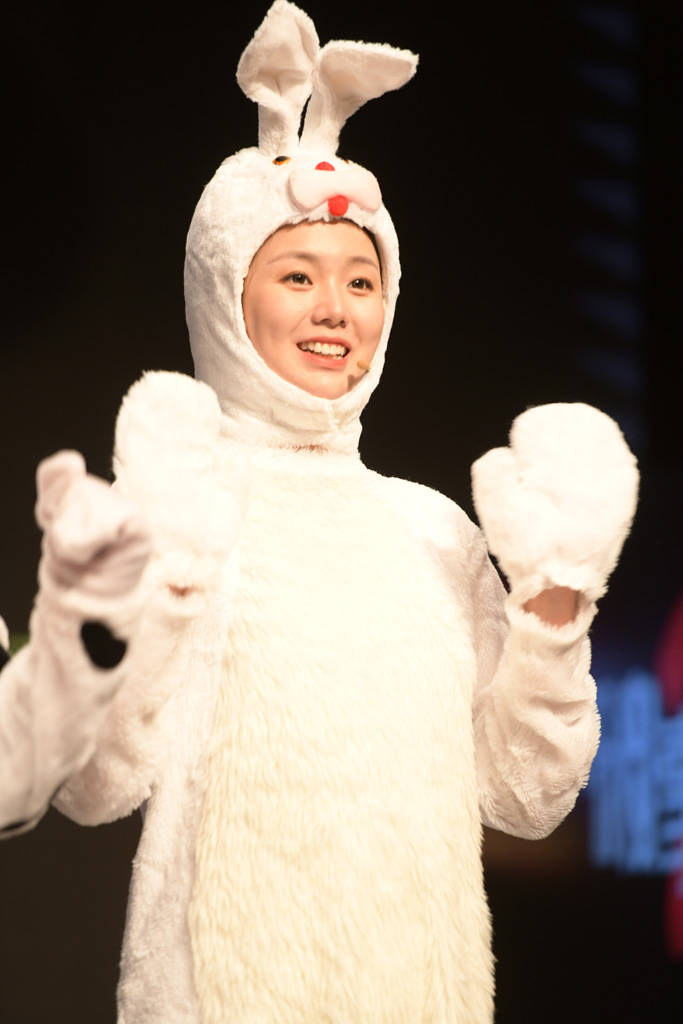 李佳航大型社死现场 《破事精英2》演下蛋公鸡_张一铎_观众_发布会