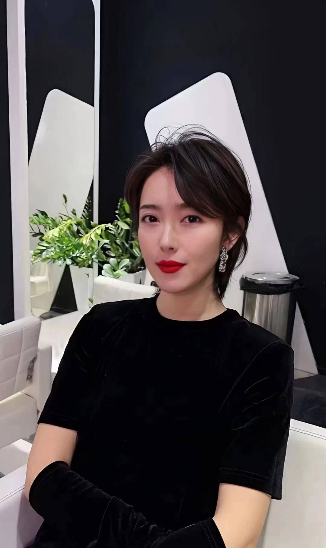 特邀艺人:巴木老师_造型_发型_时尚