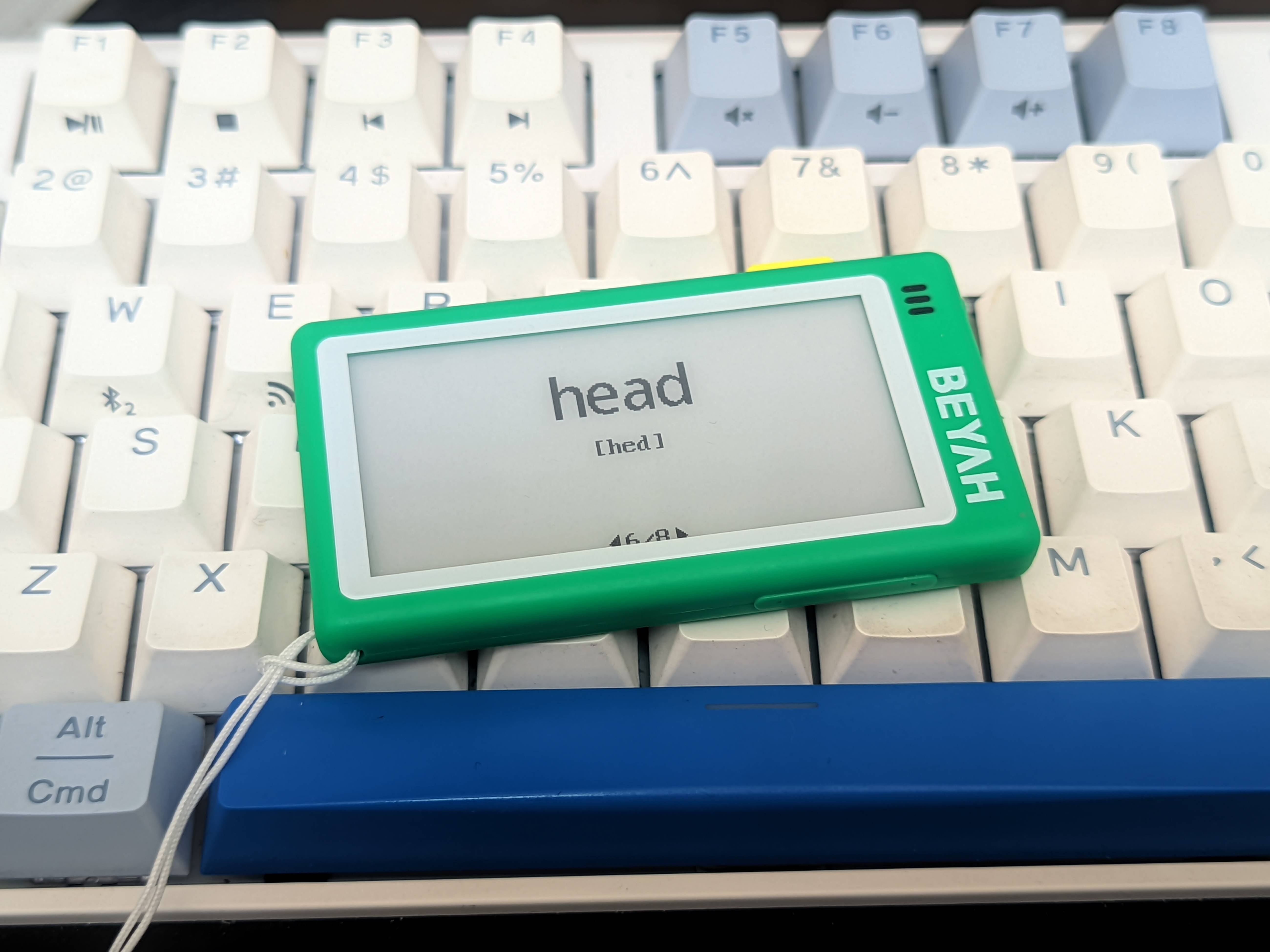 全面屏、资源丰富、外教真人发音、离线可用，孩子背单词就用背呀电子单词卡D1