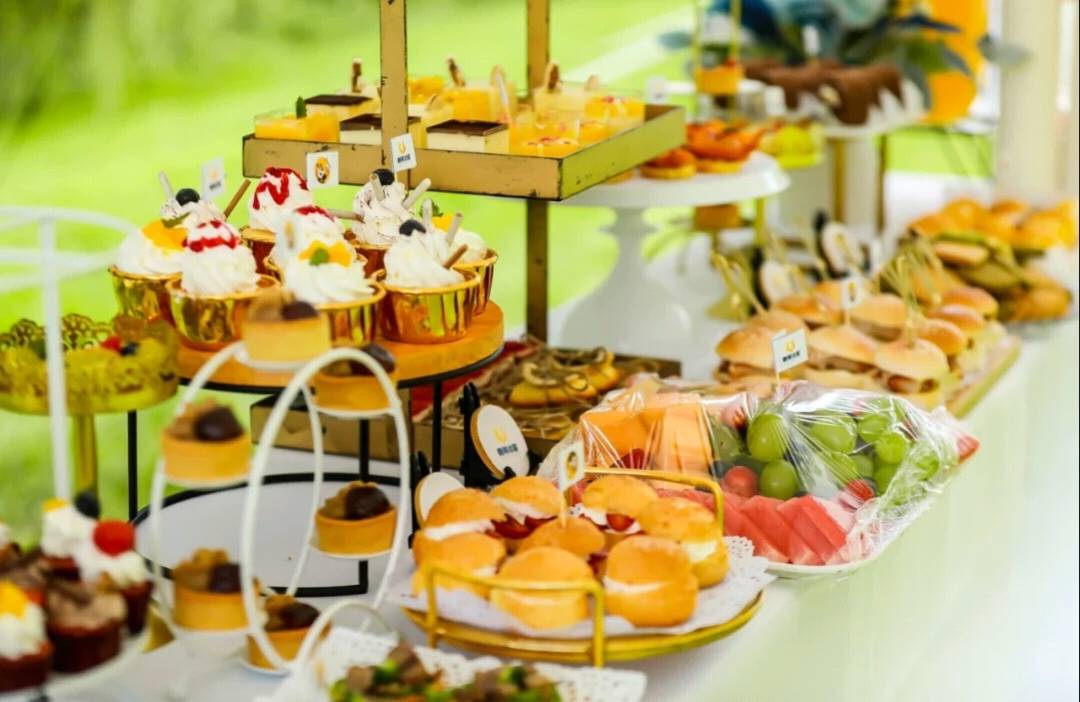 户外烧烤 天幕茶歇,畅享美食与自然风光的全营地团建_服务_方式_凝聚