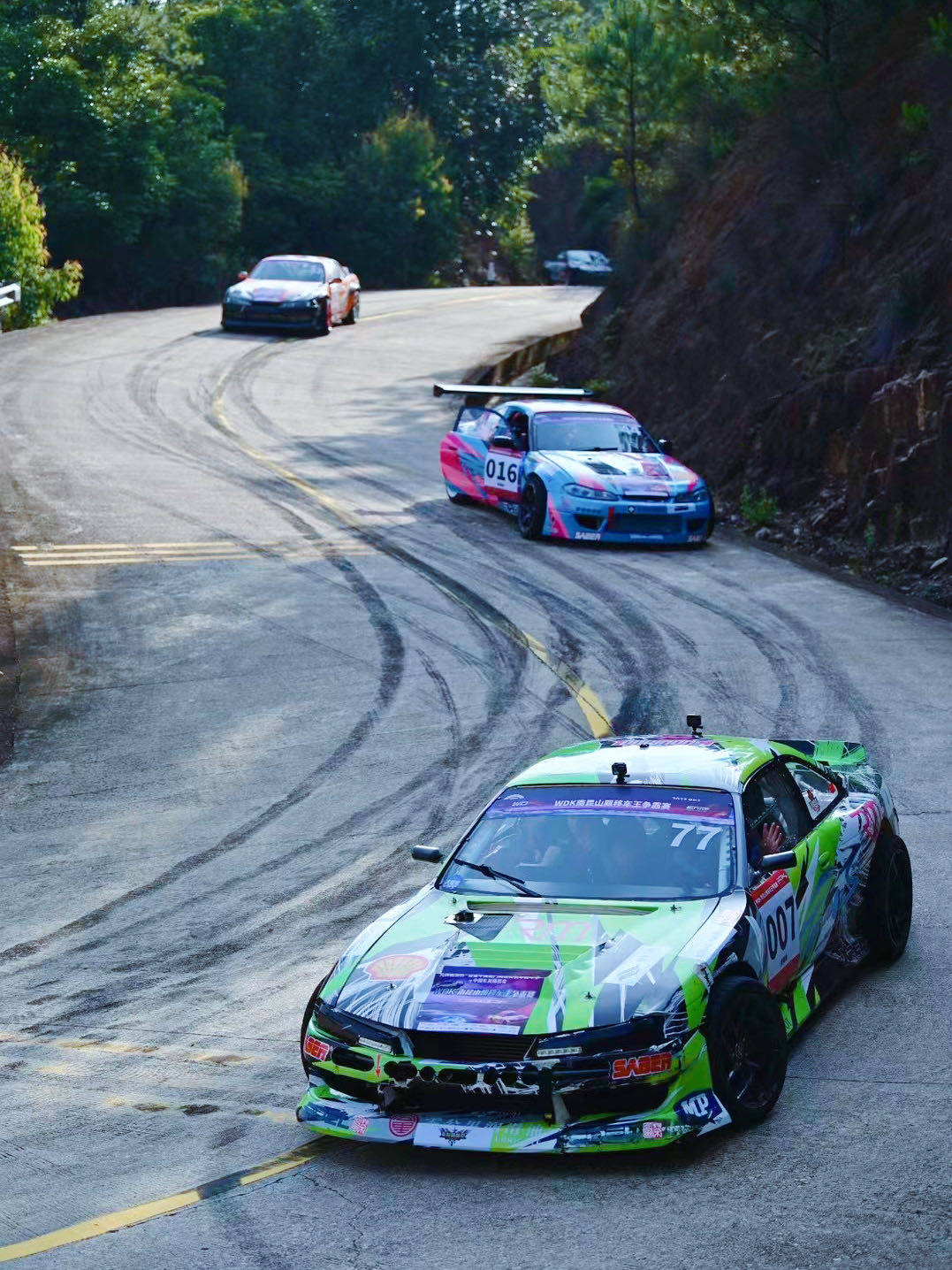 跨界融合山路赛,街道赛,直线加速赛和场地赛于一体,跨界融合赛车