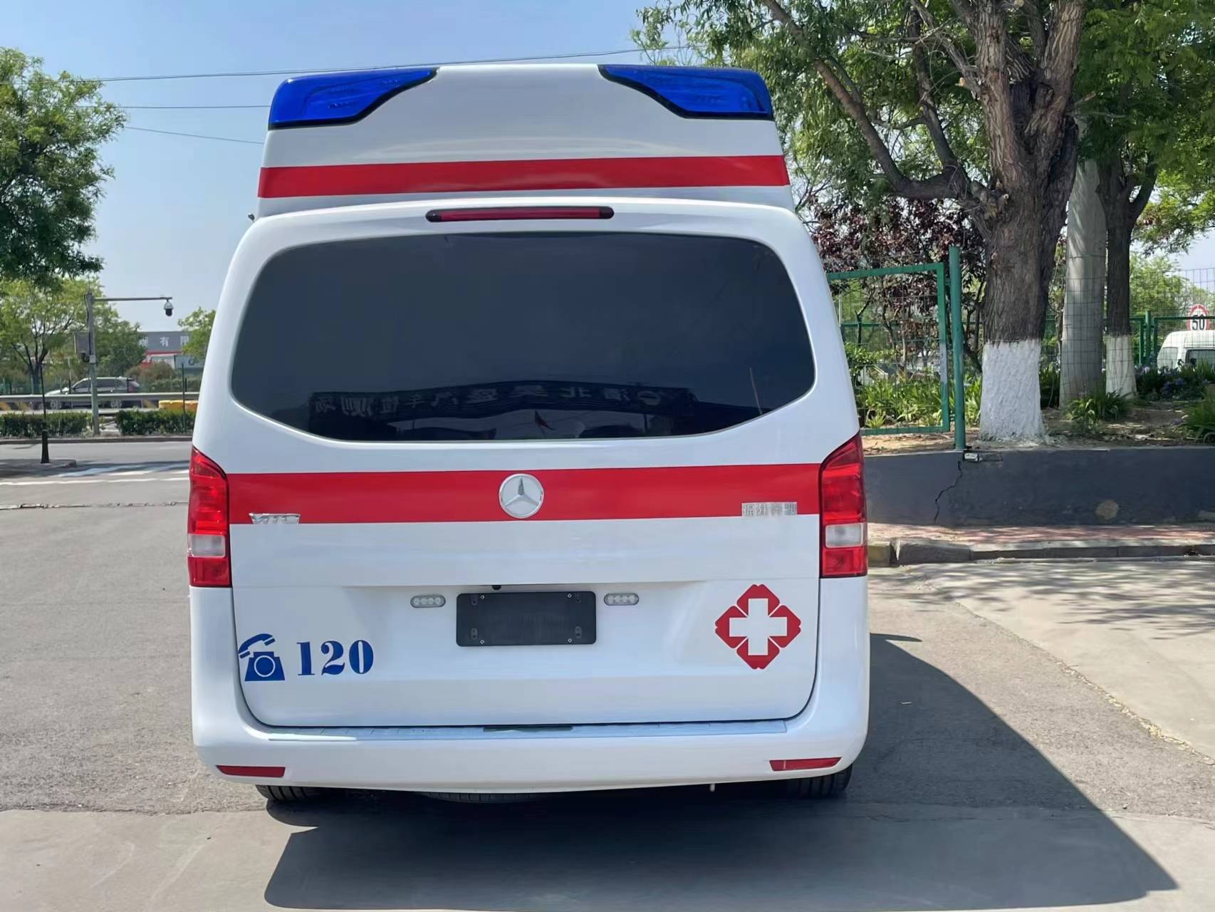 奔驰负压救护车外观内饰,奔驰威霆救护车配置,奔驰监护型救护车_搜狐