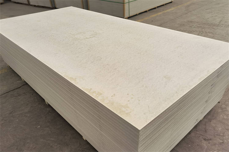 防火性能:硅酸钙板具有良好的防火性能,其不燃性可达为a级标准,板材