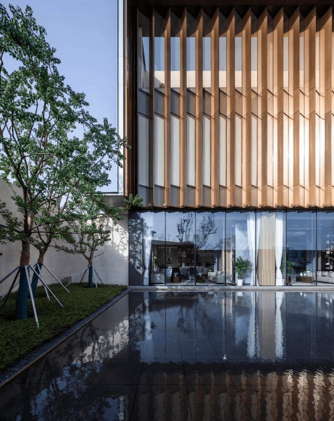 (公交站):;新城花园酒店(公交站):;水洲饭店(公交站):;锦华苑(公交站)