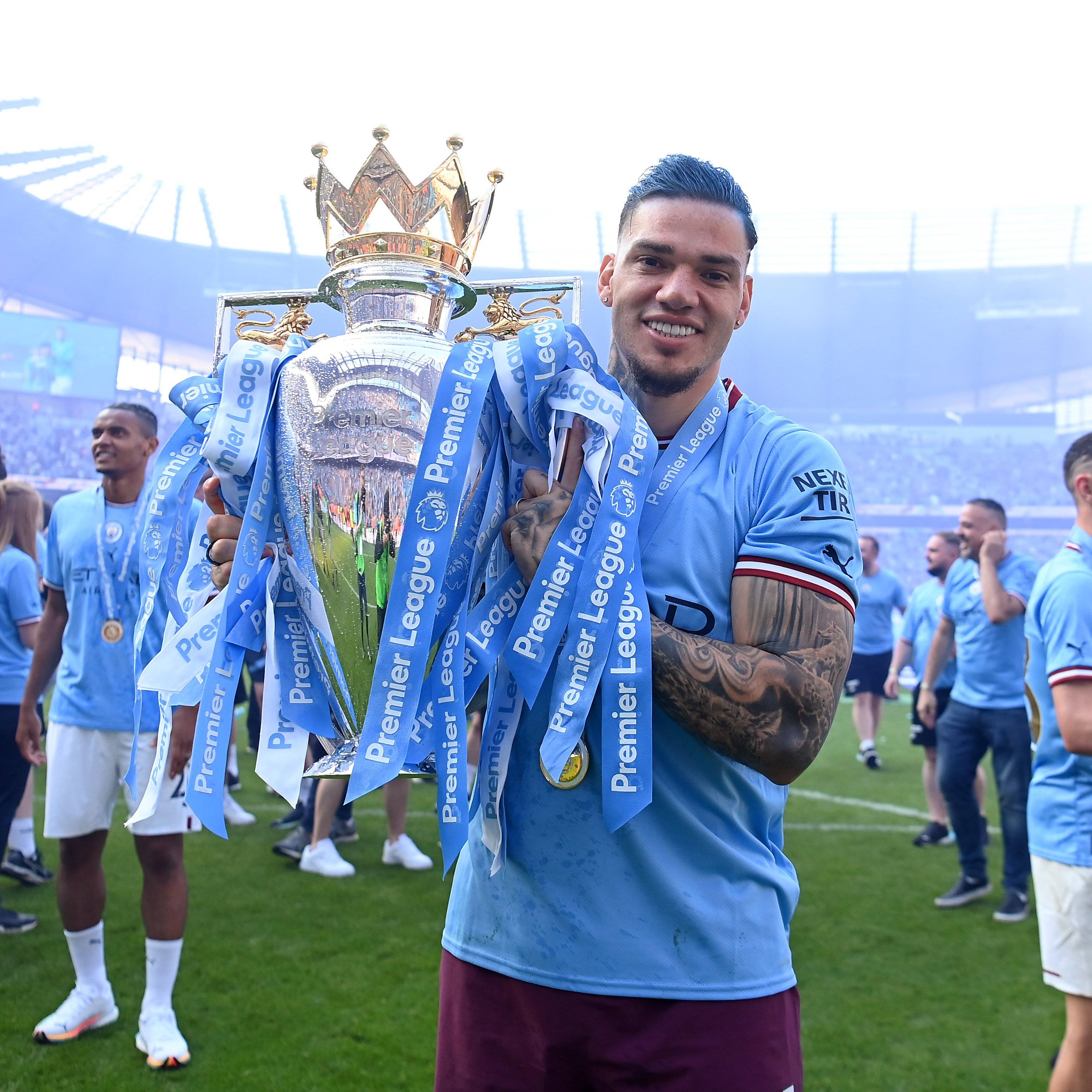 曼城一门位置动摇!埃德森面临巨大竞争,20岁外租小将或是继任者