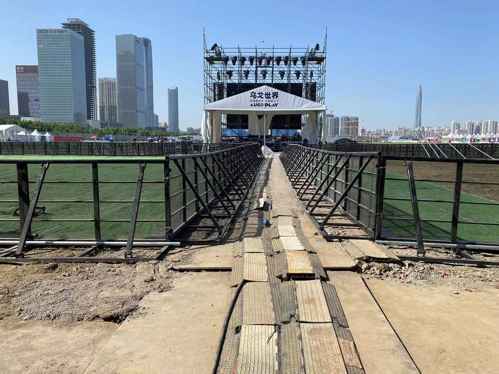 防暴铁马护栏#前期需要考虑那些因素?_场所_产品_以保证