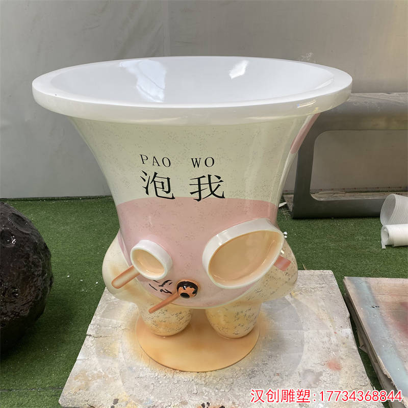 甜品杯子子艺术杯怎么用（钢制模拟甜品杯浮雕 冰激凌速食店门口点缀大杯子）没想到，