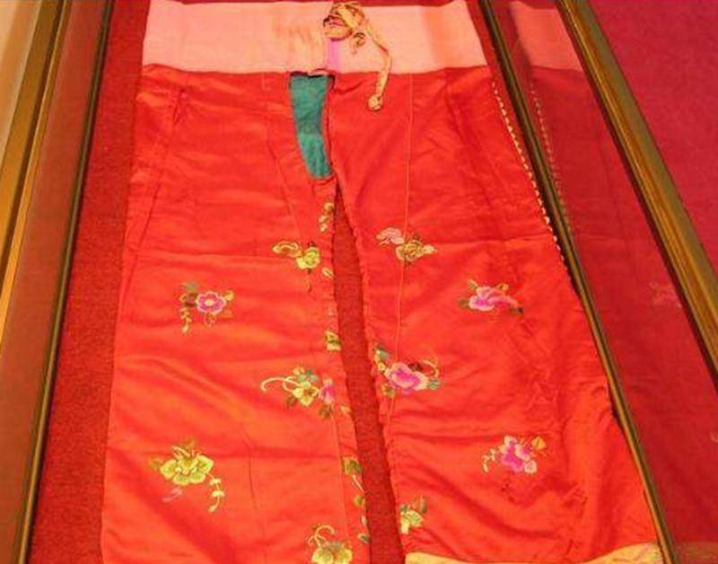 古代女子出嫁,必备哪些嫁妆?开裆裤也在其中,人人必备_穿着_裤子_用途