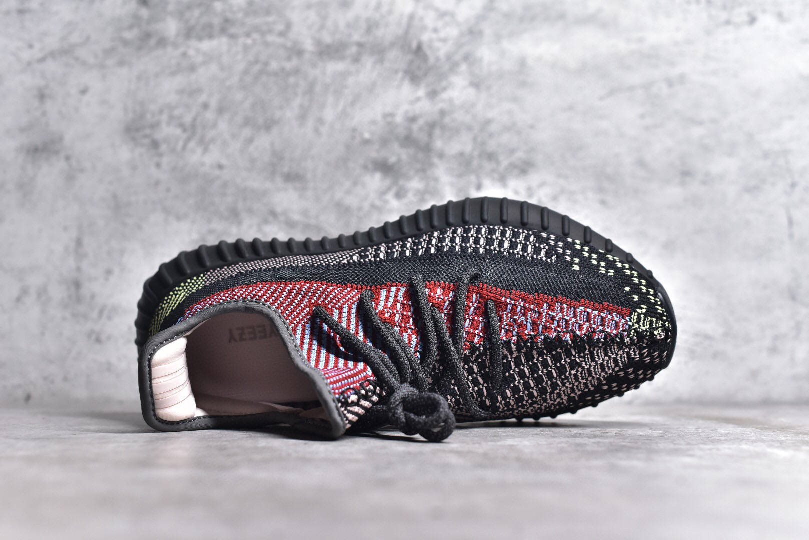 adidas yeezy 350v2 boost citrin yecheil 椰子柠檬黑红拼接天使运动