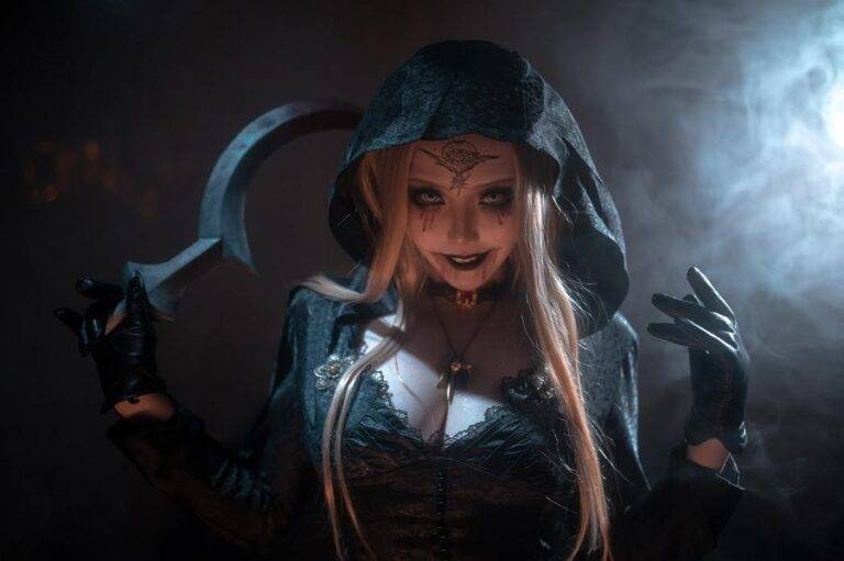 菌烨tako再次征服cosplay界:《恶灵古堡8村庄》吸血鬼女儿形象惊艳