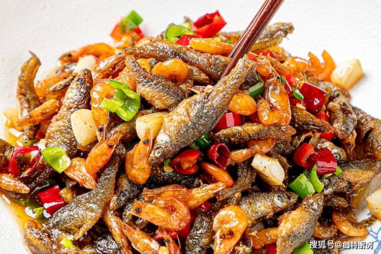 创特厨房|香酥小鱼小虾,这样做滋滋冒油,一口下去嘎嘎香!_时候_美食_