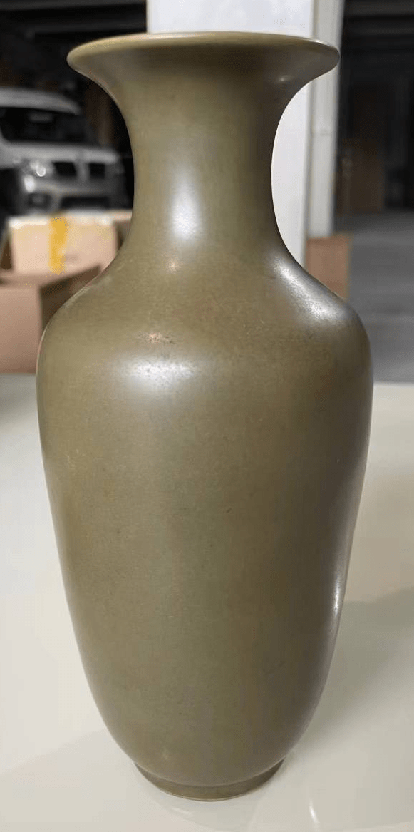 赏析------常丰轩珍玩器茶叶末釉赏瓶