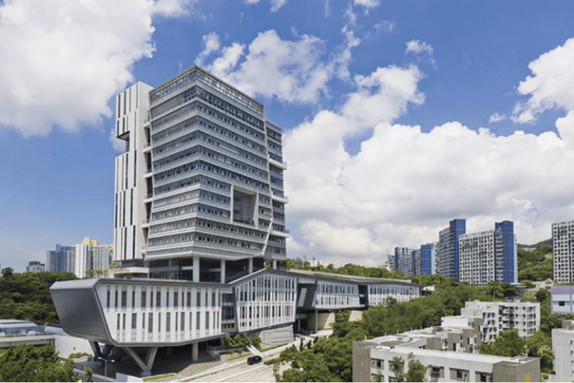 香港城市大学共有两个校区,主校区是位于九龙塘学院路的九龙塘校区