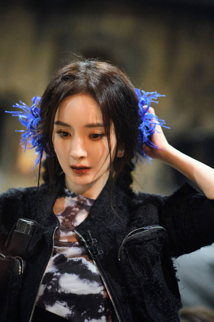 《密逃5》杨幂"金蝉脱壳"挣脱弹力带 郭麒麟给许凯唱歌助胆_大张伟