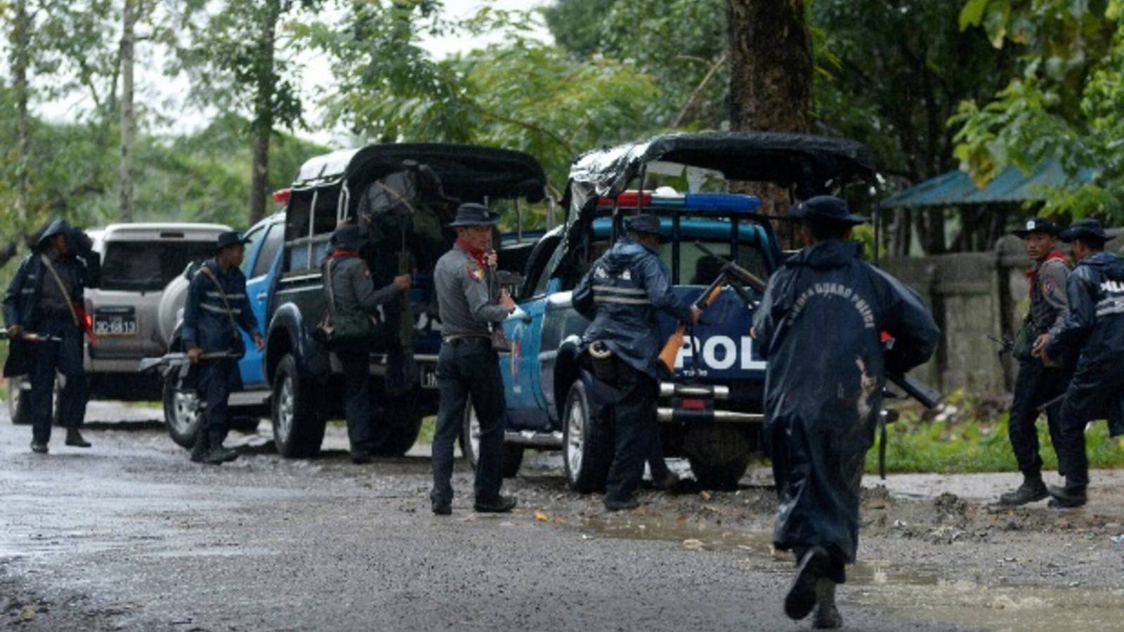 由于若开解放军被捕和缅甸边防警察逃跑,若开邦孟都镇的安全局势收紧