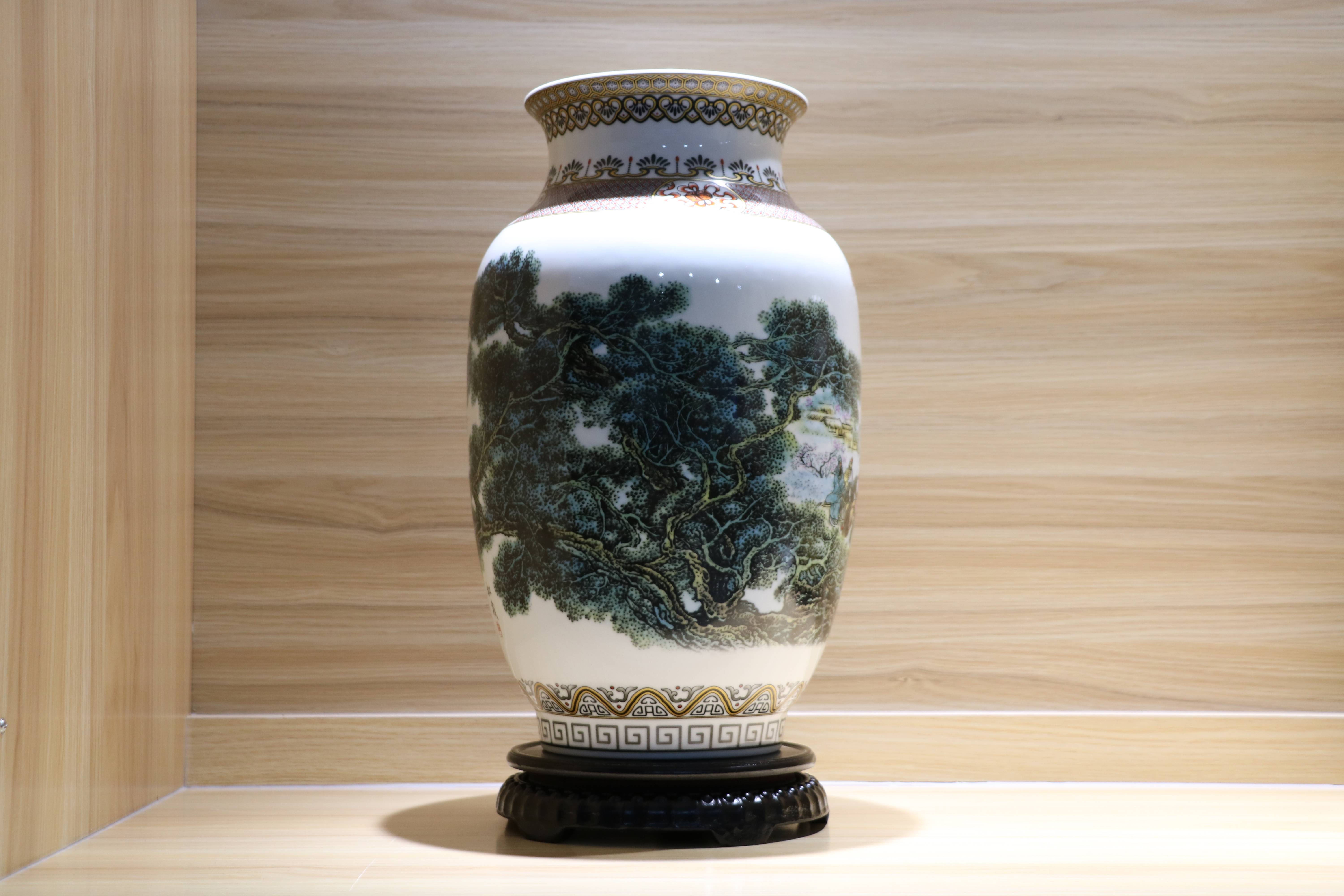 张松茂大师孔明出山冬瓜瓶粉彩瓶-名家瓷器_cm_藏品_规格