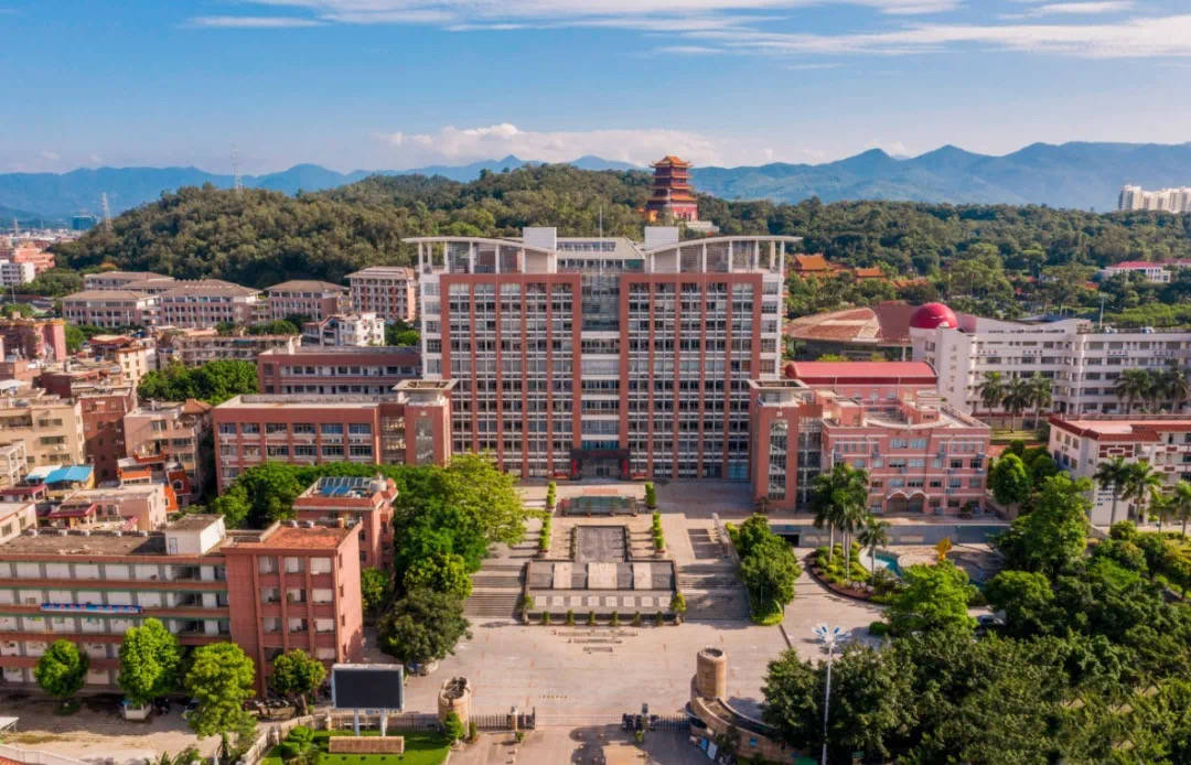 同安一中本部2人,同安一中滨海校区2人,东山中学1人