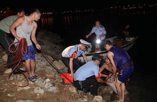 河北行唐5名学生河边玩耍不幸溺亡,家属悲痛欲绝,当地