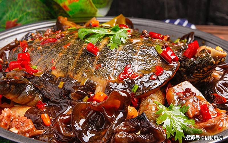 创特厨房|这道香辣卤甲鱼,酥烂而不失形,胶质弹嫩,口味鲜香!