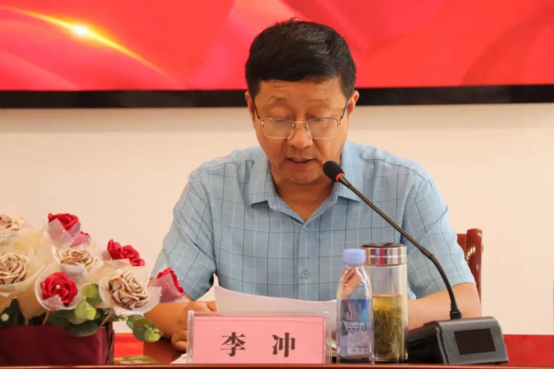 邓州市委常委,宣传部长,副市长,市职业技术学校筹建办主任刘红梅,市